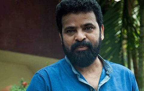 விருப்பு வெறுப்புகளை மறந்துவிடுங்கள்: இயக்குனர் அமீர் வாட்ஸ் அப் பதிவு