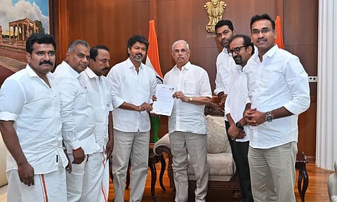 தமிழக அரசியலில் அடுத்தடுத்து பரபரப்பு... மீண்டும் கவர்னரை சந்திக்கிறார் விஜய்
