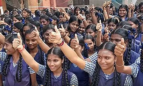 13-ம் தேதி தற்காலிக மதிப்பெண் சான்றிதழ் வழங்கப்படும் - அதிகாரிகள் தகவல்
