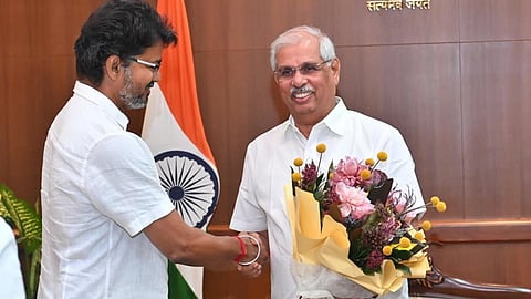 குதிரை பேர புகாரால்... தமிழகத்தில் 3 ஆண்டு கால ஜனாதிபதி ஆட்சியா? பரபரப்பு தகவல்
