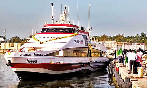நாகை - இலங்கை கப்பலின் எஞ்சின் பழுது; நடுக்கடலில் 7 மணிநேரம் தவித்த பயணிகள்!