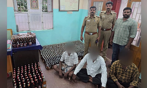 கோவில்பட்டியில் சட்ட விரோதமாக மதுபானம் விற்ற 3 பேர் கைது: 994 பாட்டில்கள் பறிமுதல்