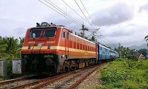 சென்னை சென்டிரல்-போத்தனூர் இடையே சிறப்பு ரெயில் - தெற்கு ரெயில்வே அறிவிப்பு