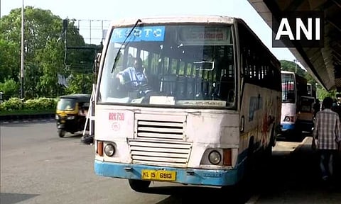 பெண்களுக்கு இலவச பயணம் - அறிவிப்பை மறுபரிசீலனை செய்ய கேரள அரசுக்கு தனியார் பேருந்து நிறுவனங்கள் கோரிக்கை