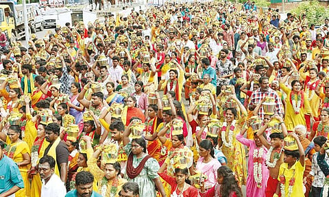 பால்குட ஊர்வலம்