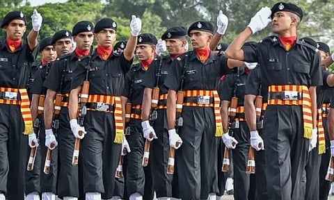 தேசிய பாதுகாப்பு அகாடமி, கடற்படை அகாடமியில் சேர்வதற்கான தகுதிகள் என்ன? - முழு விவரம்
