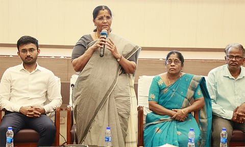 சென்னை மாநகராட்சி பள்ளிகளில் குளிர் கூரை அமைப்புகள் - ஆசிரியர்களுக்கு பயிற்சி கூட்டம்