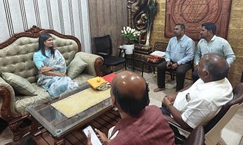 என் ஜோதிட அலுவலகத்தில் அதிகாரிகளை சந்தித்தது ஏன்? தவெக  எம்.எல்.ஏ கனிமொழி சந்தோஷ் விளக்கம்