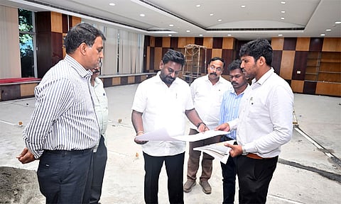 சென்னை அண்ணா நூற்றாண்டு நூலக வளாகத்தில் அமைச்சர் ராஜ்மோகன் ஆய்வு