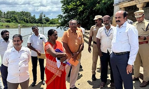 தாமிரபரணி ஆற்றங்கரையில் கலெக்டர் ஆய்வு
