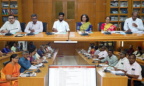 இந்து சமய அறநிலையத்துறையின் செயல்பாடுகள் குறித்து அமைச்சர் சீ.ரமேஷ் ஆய்வு!