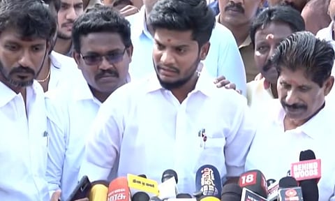 விஜய் சாதி பார்த்து அறநிலையத்துறை பொறுப்பு  கொடுத்தாரா? அமைச்சர் ரமேஷ் விளக்கம்