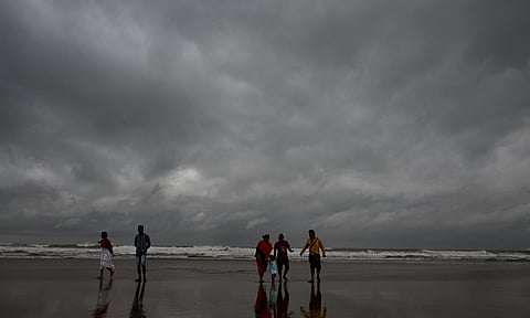சென்னையில் பலத்த காற்றுடன் திடீரென மாறிய வானிலை