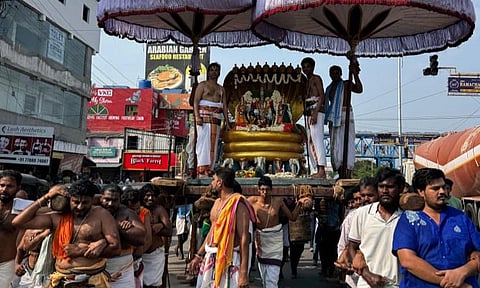 சிங்கபெருமாள் கோவில்: பாடலாத்ரி நரசிம்ம பெருமாள் சேஷ வாகனத்தில் வீதி உலா