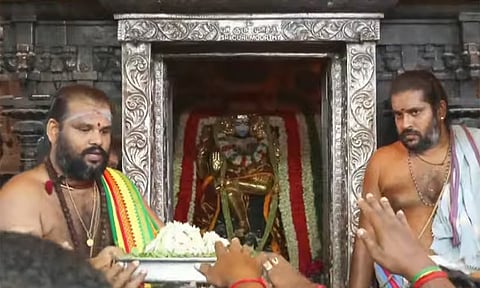 குருப்பெயர்ச்சி 2026, ஆலங்குடி குரு பகவானுக்கு சிறப்பு அபிஷேகம்
