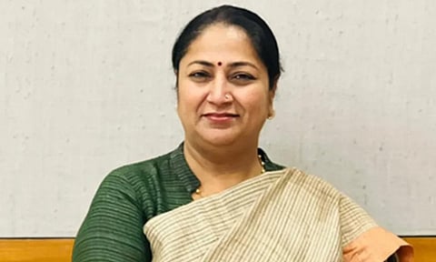 நீட் மறுதேர்வு: மாணவர்களுக்கு அரசு பஸ்களில் இலவச பயணம்...டெல்லி முதல்-மந்திரி 