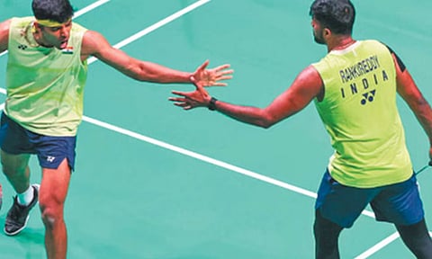 
சிங்கப்பூர் ஓபன் பேட்மிண்டன்: இந்திய ஜோடி இறுதிப்போட்டிக்கு முன்னேற்றம்
