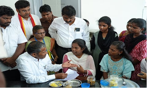 சமூக நீதித்துறை அமைச்சர் வன்னி அரசு 