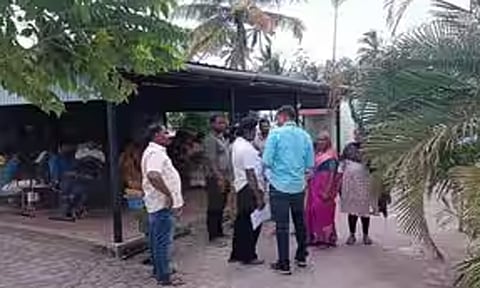 தமிழகத்தில் உள்ள சார்பதிவாளர் அலுவலகங்களில் லஞ்ச ஒழிப்பு போலீசார் சோதனை: 3 பேர் சஸ்பெண்ட்
