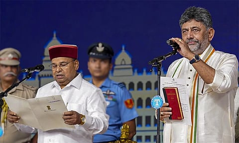 அனைத்து மாணவர்களுக்கும் இலவச பஸ் பாஸ்.. கர்நாடக முதல்-மந்திரி டி.கே.சிவக்குமார் அறிவிப்பு