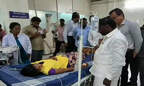 ஸ்ரீபெரும்புதூரில் 100 தொழிலாளர்களுக்கு உடல்நலக்குறைவு: சிக்கன் விநியோக நிறுவனத்தை மூட உத்தரவு 