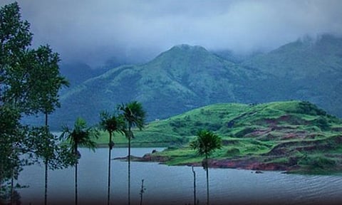 கேரளத்தில் கனமழை; சுற்றுலா தலங்கள் மூடல்