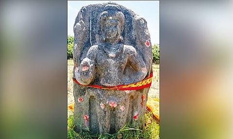 விழுப்புரம் அருகே சோழர் கால அரிய முருகன் சிற்பம் கண்டெடுப்பு
