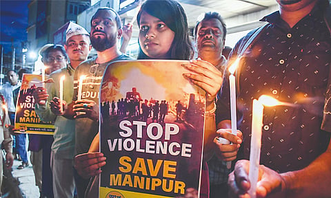 மணிப்பூரில் மீண்டும் துப்பாக்கி சூடு; கர்ப்பிணி உள்பட 3 பேர் படுகொலை
