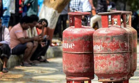 மற்ற நாடுகளை விட இந்தியாவில் சிலிண்டர் விலை மிகவும் குறைவு: மத்திய அரசு விளக்கம்