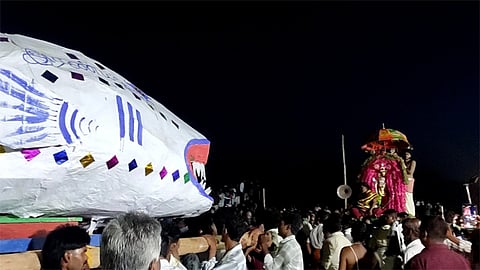 தரங்கம்பாடி கடற்கரையில் மீன் வடிவ அசுரனை முருகப்பெருமான் வதம் செய்யும் ஐதீக நிகழ்வு