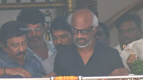 பாரதிராஜா உடலுக்கு நடிகர் ரஜினிகாந்த் நேரில் அஞ்சலி
