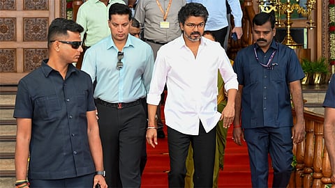 டெல்லி பயணத்தை முடித்துக்கொண்டு மங்களூரு புறப்பட்டார் முதல்-அமைச்சர் விஜய்