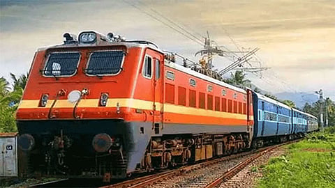 பயணிகள் கவனத்திற்கு.. தென்மாவட்ட ரெயில்களின் போக்குவரத்தில் மாற்றம் - வெளியான முக்கிய தகவல்