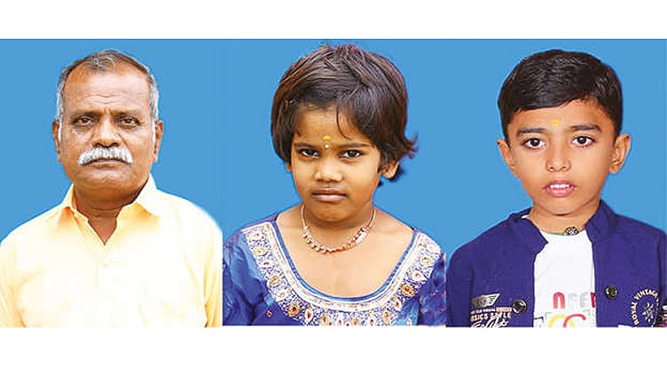பள்ளிக்கு சென்றபோது பரிதாபம்.. ஸ்கூட்டர் மீது வேன் மோதி தாத்தா, பேரன், பேத்தி பலி