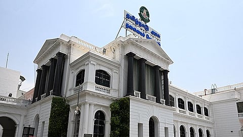 தினமும் ரூ.184 கோடி வட்டி கட்டும் தமிழகம் - அரசு தகவல்