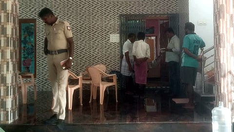 போலீசார் விசாரணை