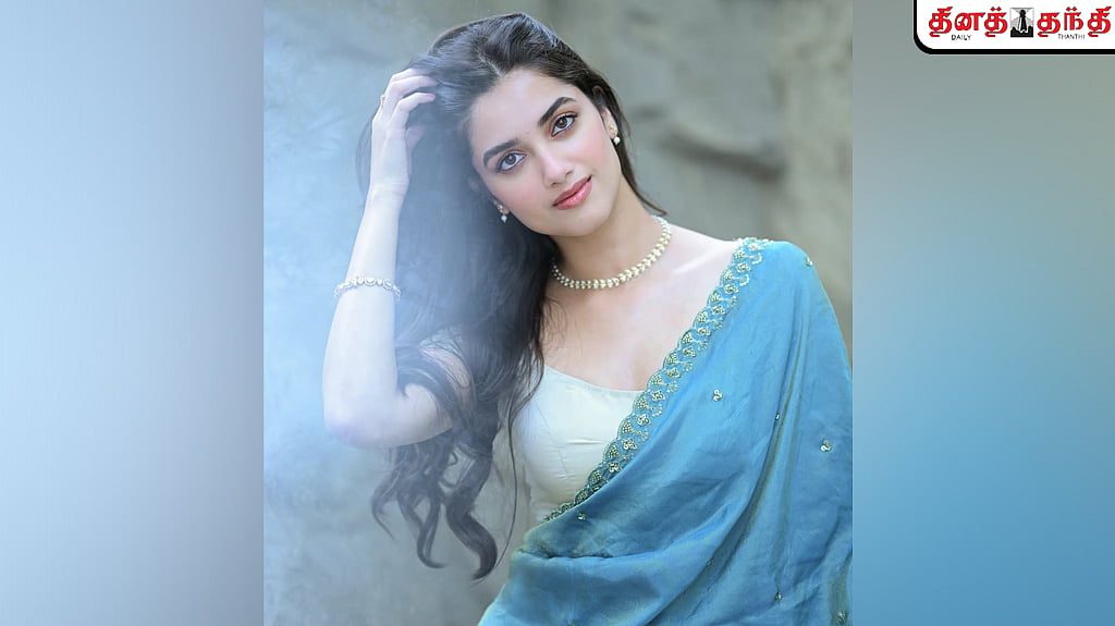 ரசிகர்களை ரசிக்க வைக்கும் பாக்யஸ்ரீ போர்ஸின் லேட்டஸ்ட் கிளிக்ஸ்!