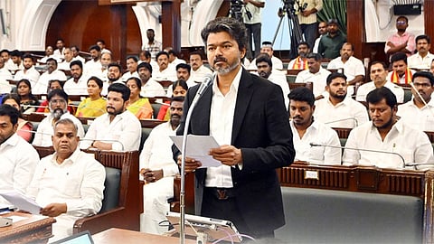தேசிய கீதம் 2 முறை பாடப்பட்டது ஏன்..? - சட்டசபையில் த.வெ.க. - தி.மு.க. இடையே காரசார விவாதம்