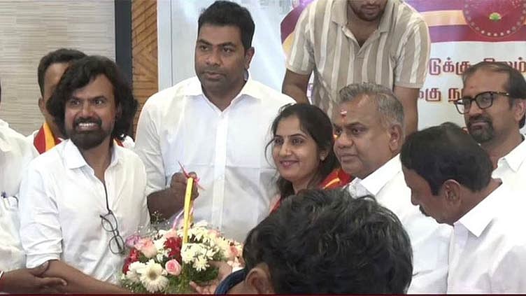 எடப்பாடி பழனிசாமியின் உறவுக்கார பெண் தவெகவில் இணைந்தார்...!

