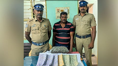 கஞ்சா, பணம் பறிமுதல், கைது 