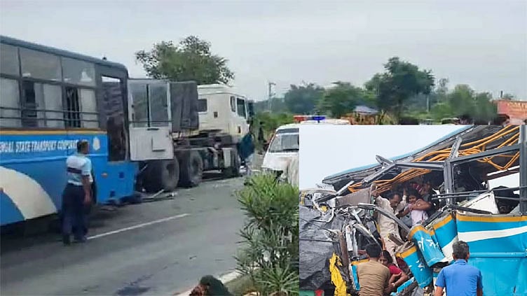 மேற்குவங்காளத்தில் சோகம்; லாரி மீது பஸ் மோதி 6 பேர் பலி

