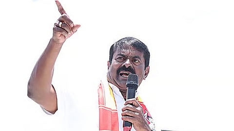 நாம் தமிழர் கட்சியின் தலைமை ஒருங்கிணைப்பாளர் சீமான்