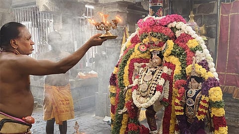 நாகை நீலாயதாட்சி அம்மன் கோவிலில் ஆனித்திருமஞ்சன விழா, நடராஜர்-சிவகாமசுந்தரி அம்மன் சிறப்பு அலங்காரம்