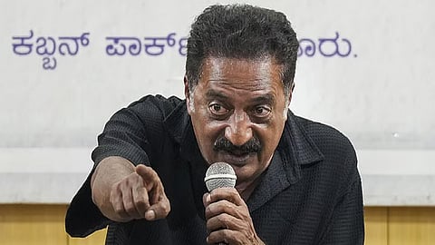 பிடிவாரண்ட் தகவலை மறுத்த நடிகர் பிரகாஷ் ராஜ்