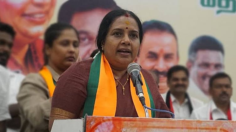 பெண் தூய்மைப் பணியாளர்களின் பாதுகாப்பை உறுதி செய்ய வேண்டும் - வானதி சீனிவாசன்