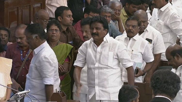 முதல்-அமைச்சர் பதிலுரைக்கு எதிர்ப்பு: சட்டசபையில் இருந்து திமுக வெளிநடப்பு