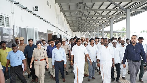 ரூ.131 கோடி மதிப்பீட்டில் கட்டப்பட்டுள்ள செங்கல்பட்டு புதிய பேருந்து நிலையம் - அமைச்சர் ஆய்வு