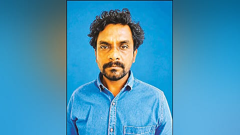 கள்ளக்குறிச்சியில் பள்ளி மாணவிகளுக்கு பாலியல் தொல்லை கொடுத்த ஆசிரியர் கைது