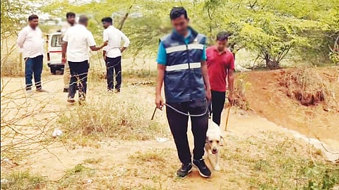 காட்டுப்பகுதியில் அரை நிர்வாண நிலையில் இளம்பெண் பிணம்.. பலாத்காரம் செய்து கொலையா? கோவையில் அதிர்ச்சி