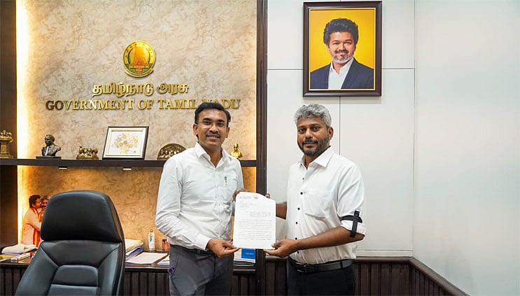 சாலை மேம்பாட்டு பணிகளுக்கு நிதி கோரி நிதியமைச்சரிடம் மனு அளித்த அமைச்சர் அருண்ராஜ்